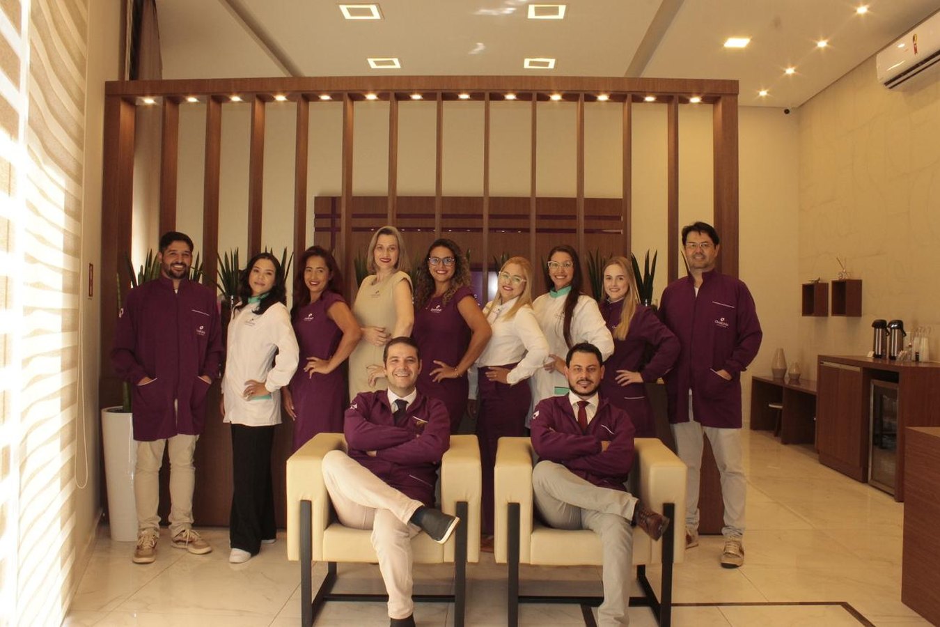 Equipe da Oral Unic Naviraí na recepção da clínica